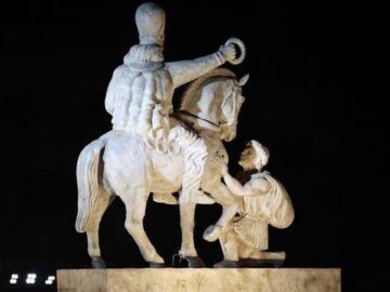 گزارش تصویری رونمایی از مجسمه والرین در میدان انقلاب