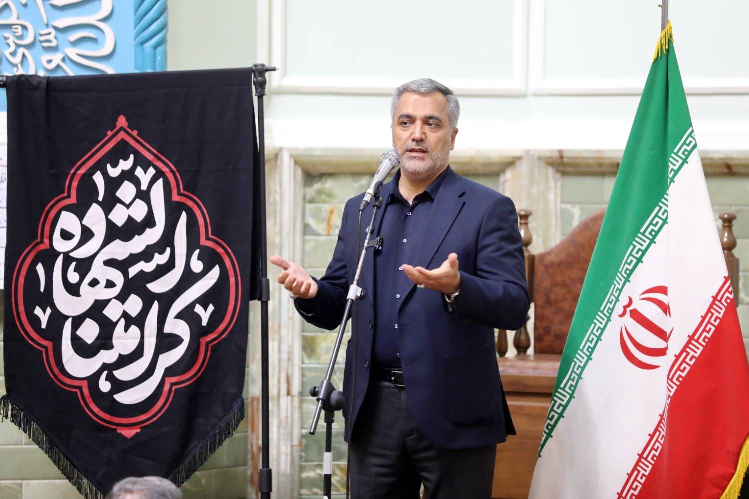 حضور داود گودرزی در جمع شهروندان محترم منطقه ۱۲ و سخنرانی تحلیل وقایع روز و ارائه عملکرد شهرداری در جنگ تحمیلی سوم در مسجد فائق