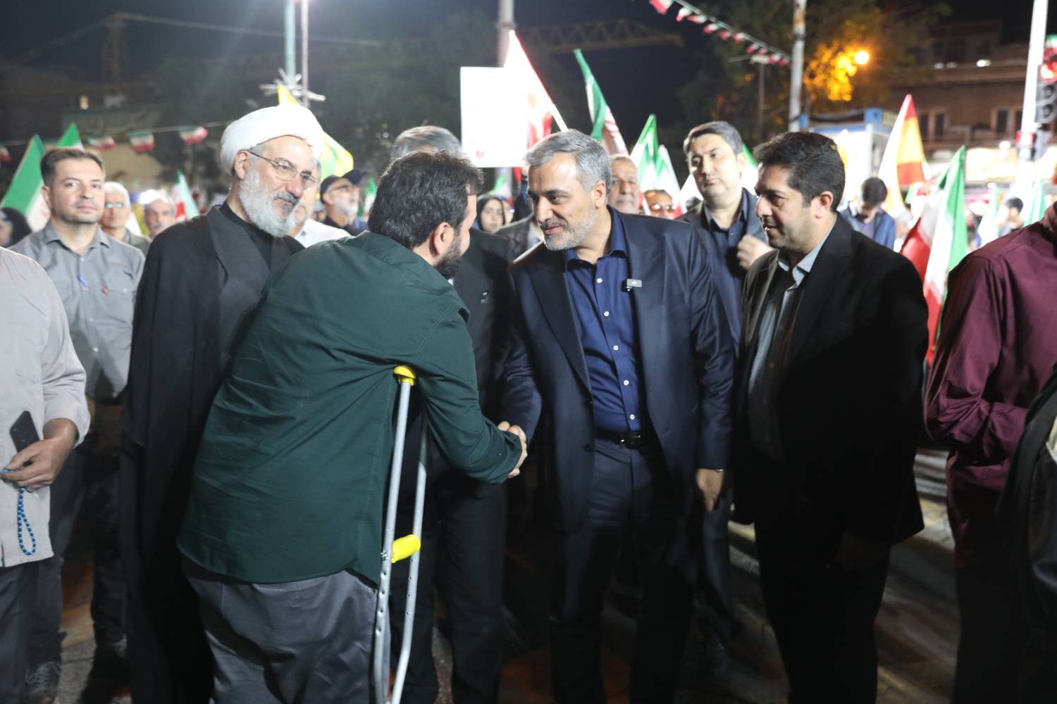 گزارش تصویری از حضور در اجتماع مردمی