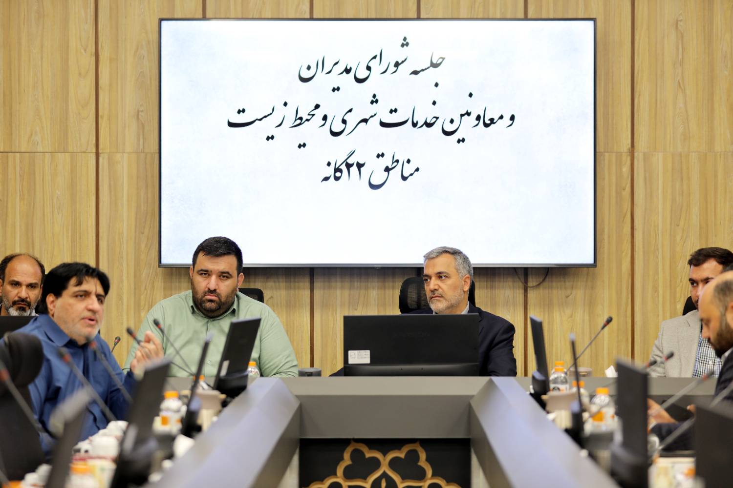 جلسه شورای معاونین و مدیران معاونت خدمات شهری و محیط زیست در منطقه ۱۹